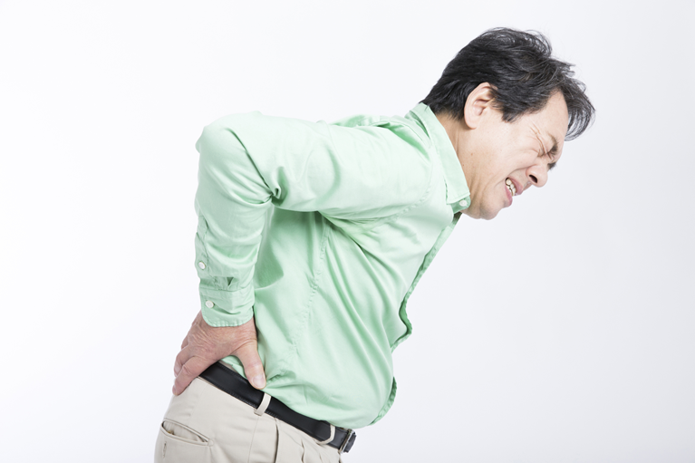 こんな症状があったら腰部脊柱管狭窄症かもしれません